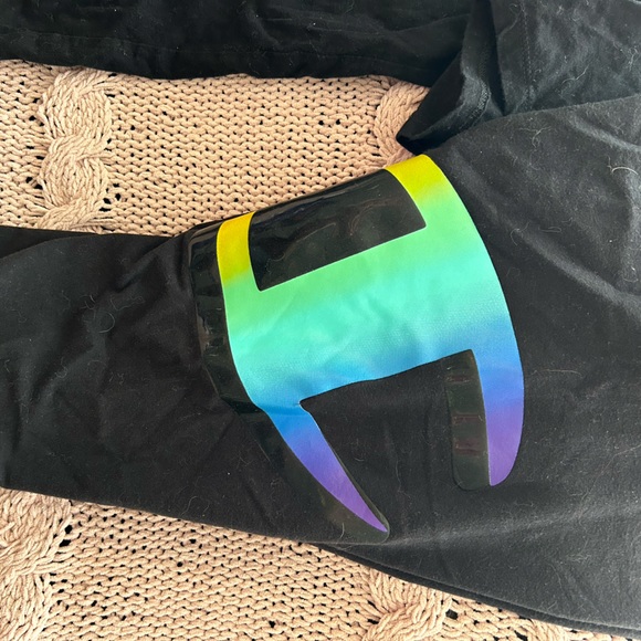 Coca Cola rainbow shirt and leggings. - Picture 4 of 4